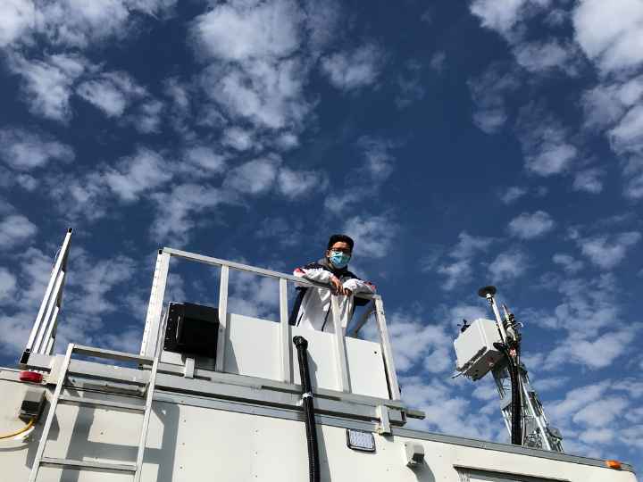 2__720x540__fangzhou-hua-atop-mobile-air-quality-laboratory.jpg