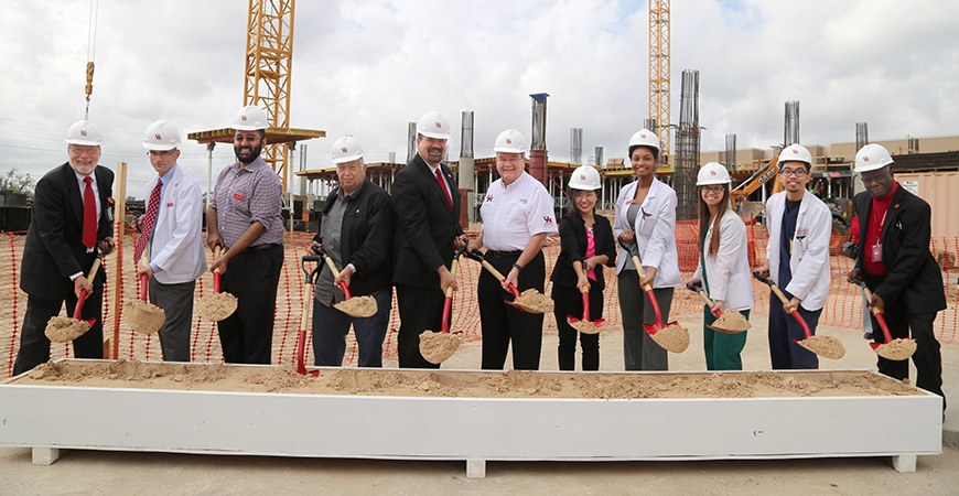 photo of groundbreaking faculty-students-alumni